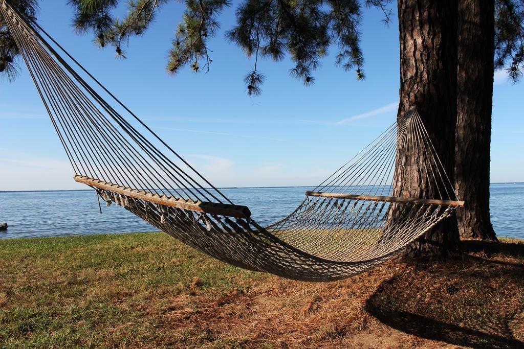 Wades Point Inn On The Bay McDaniel Bagian luar foto