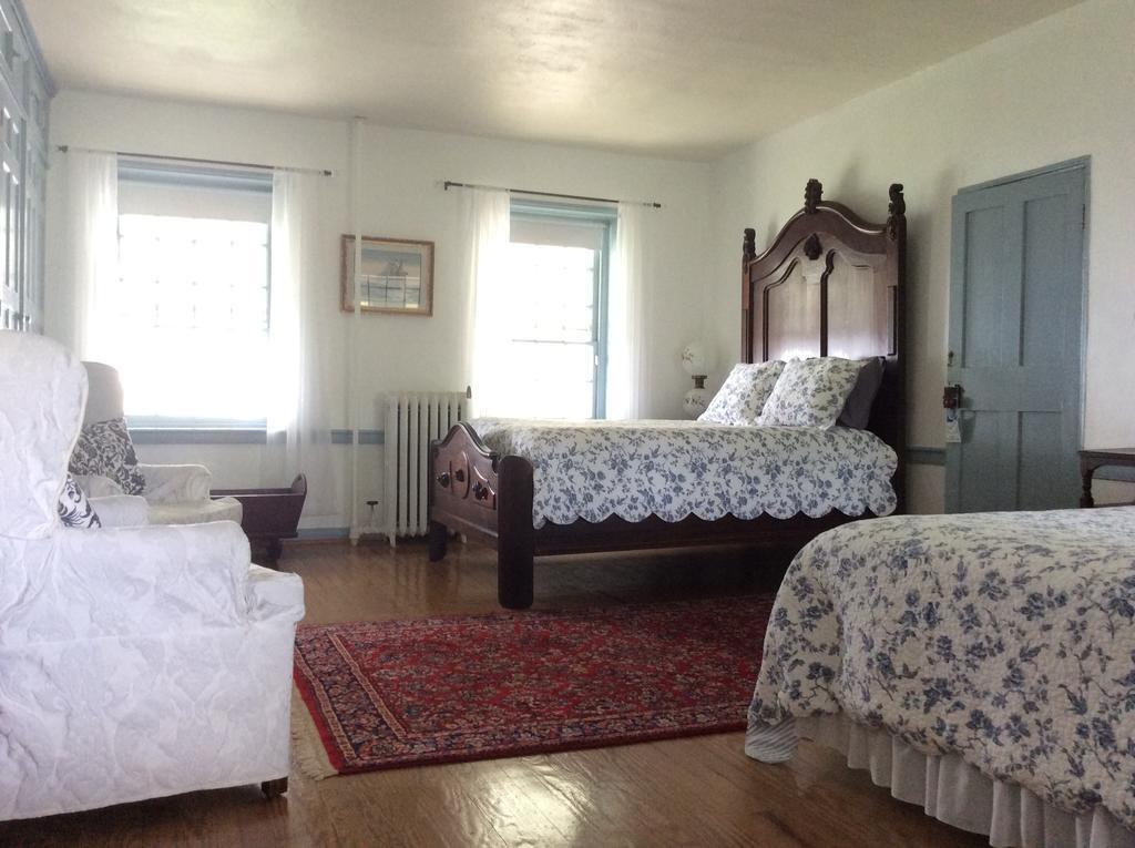 Wades Point Inn On The Bay McDaniel Bagian luar foto