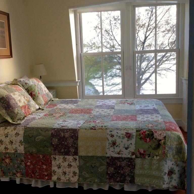 Wades Point Inn On The Bay McDaniel Bagian luar foto