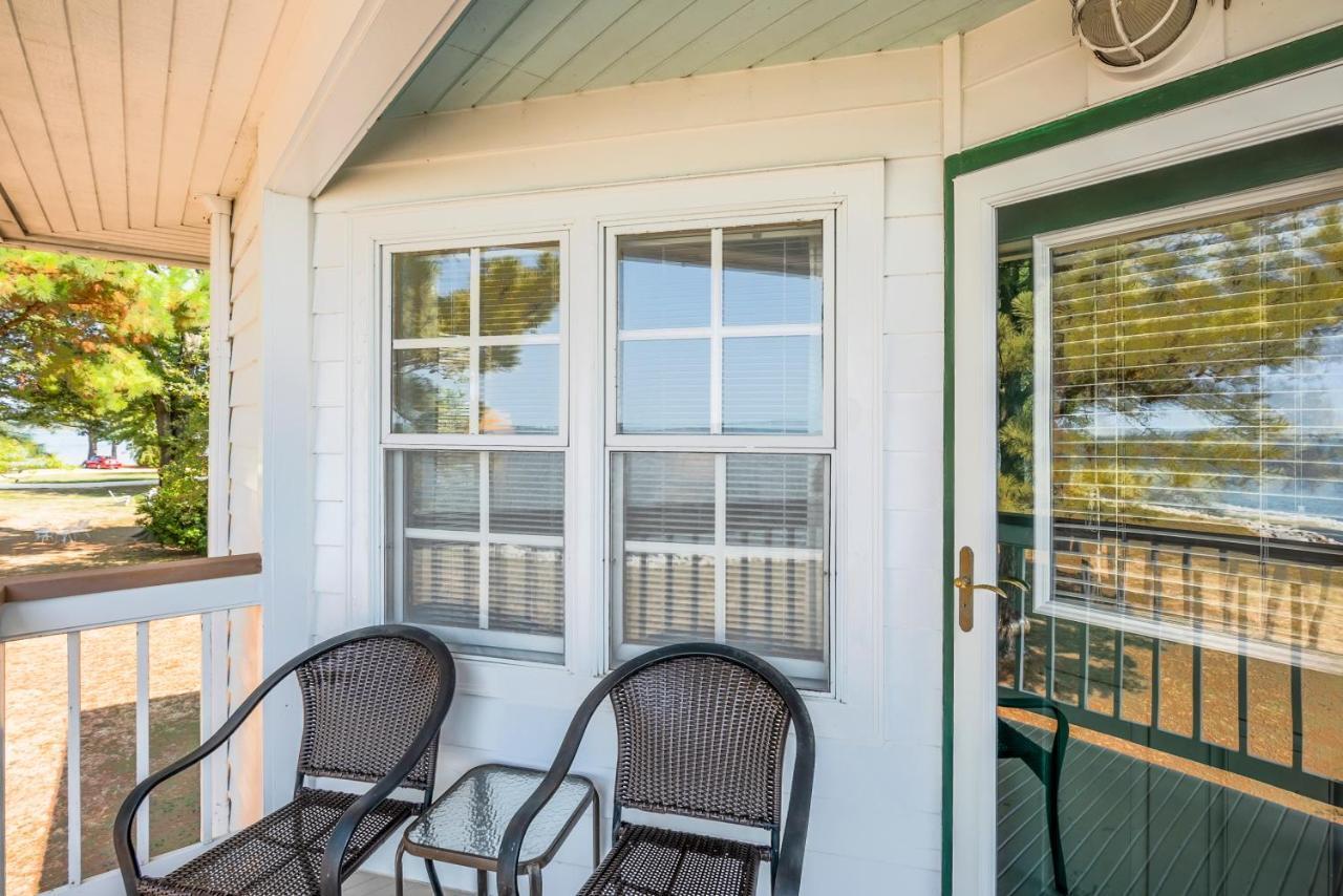 Wades Point Inn On The Bay McDaniel Bagian luar foto